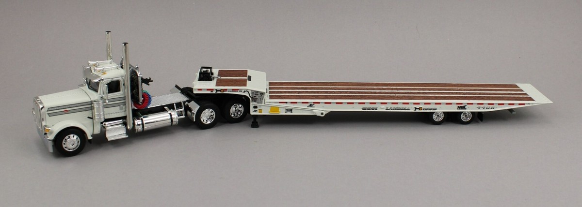 DCP 1:64 *WHITE* Peterbilt 389 Day Cab Semi w/LANDOLL 440