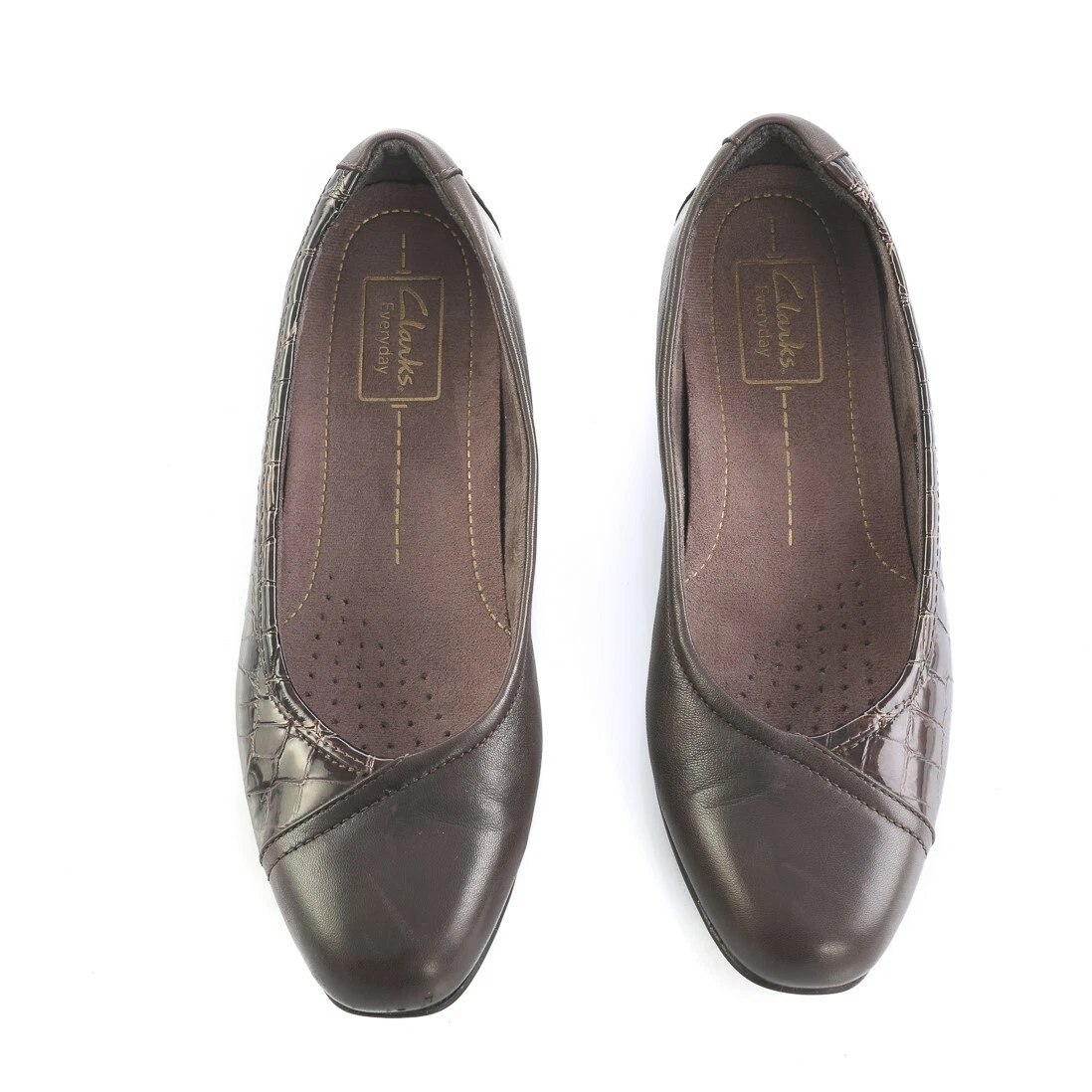 Mocassini Clarks Everyday senza tempo in pelle marrone modello coccodrillo scarpe basse donna 7