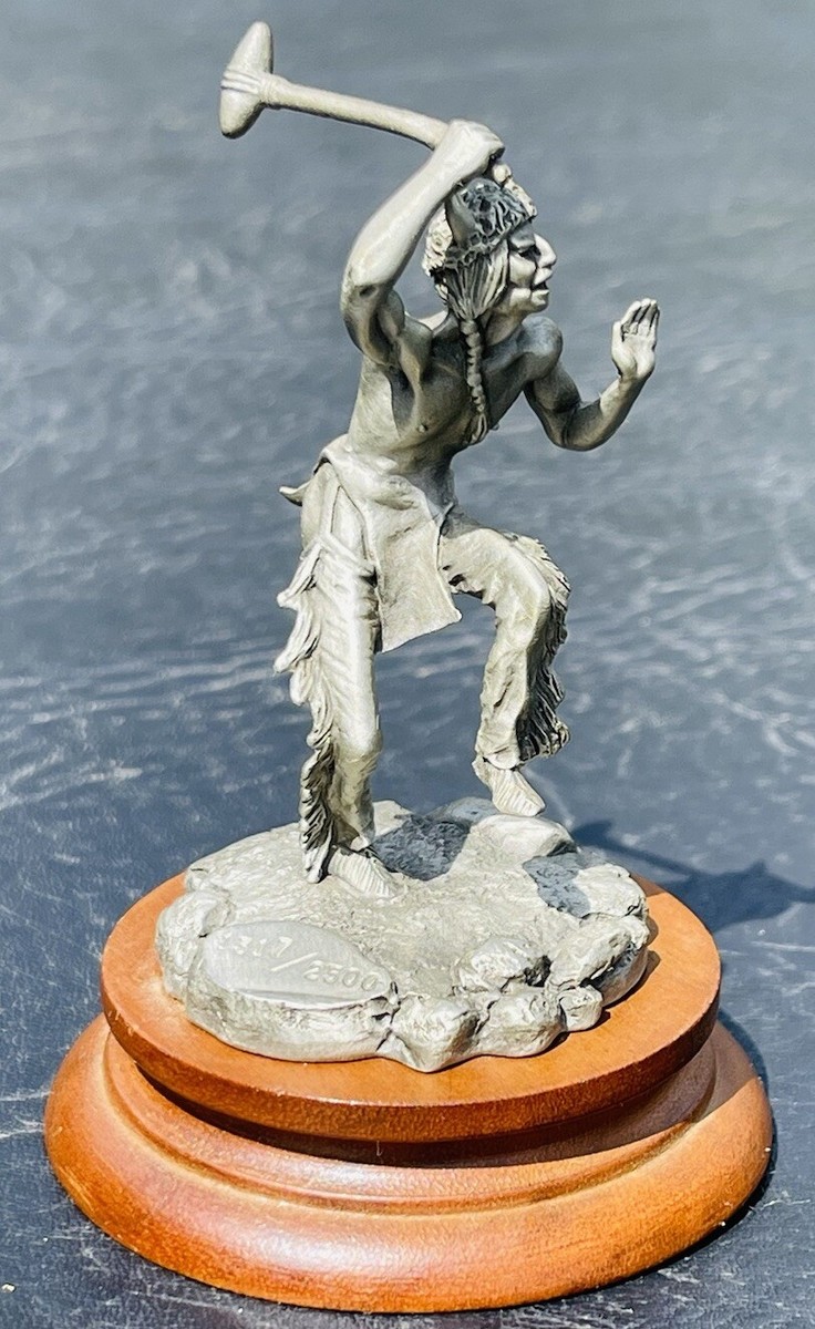 トールペイント作品MONCHIEN Chilmark Pewter Native American Sculpture By Donald Polland