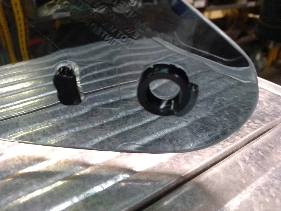 VISIERA FUME' SCURO (21 27%) HJC HJ-17J PER CASCO IS-33 IS-URBY 30001805 - Immagine 3 di 4