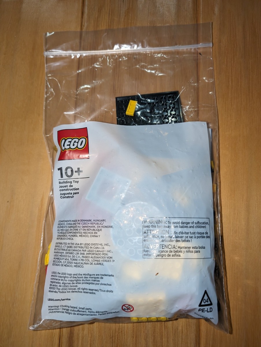 LEGO Masters 6495154 Mini Trophy Walmart Limited Edition Brand New 