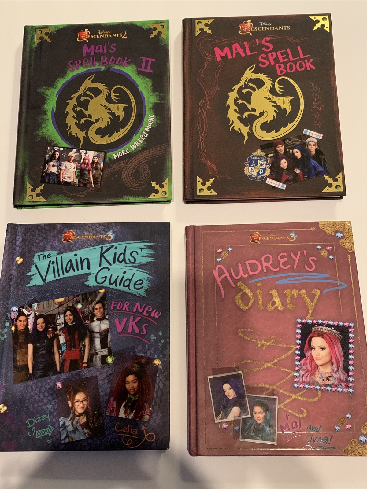 Descendants: 1,2& 3 The Villain Kids' Guide, Mals Spell 1&2, Audreys Diary-HB