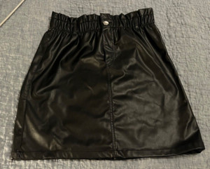 H&M Girls faux leather mini skirt black 16 Pull on