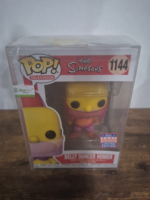 Joker King Funko Pop #416 Funko Exclusive in Pop Protector