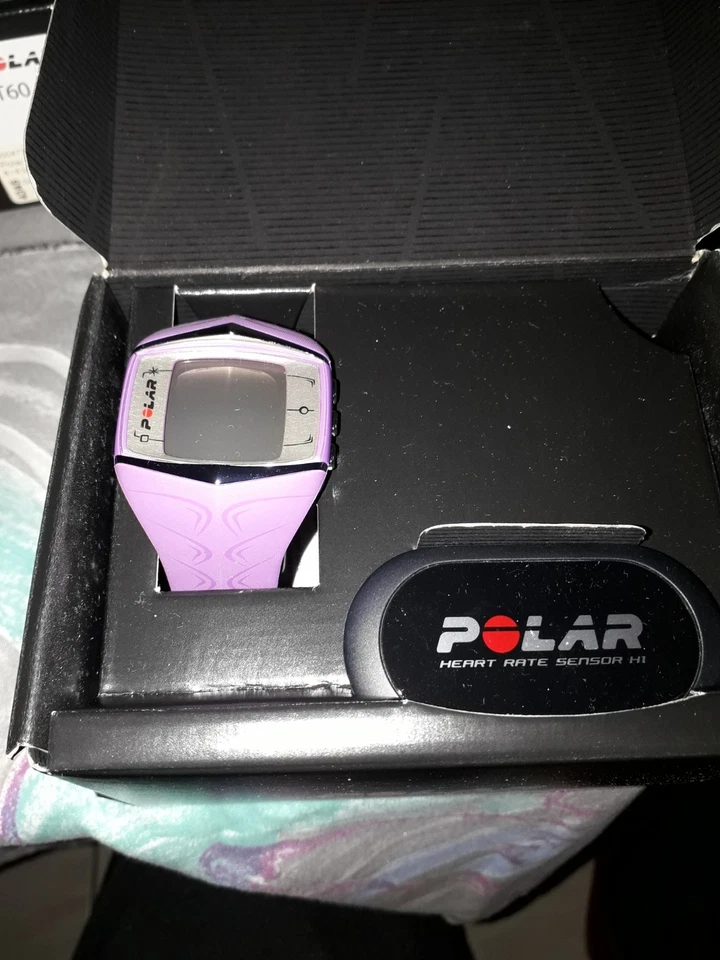 Polar Pulsuhr-Fitnessuhr FT60 mit Brustgurt und WearLink zur Herzfrequenzmessung - Bild 1 von 1
