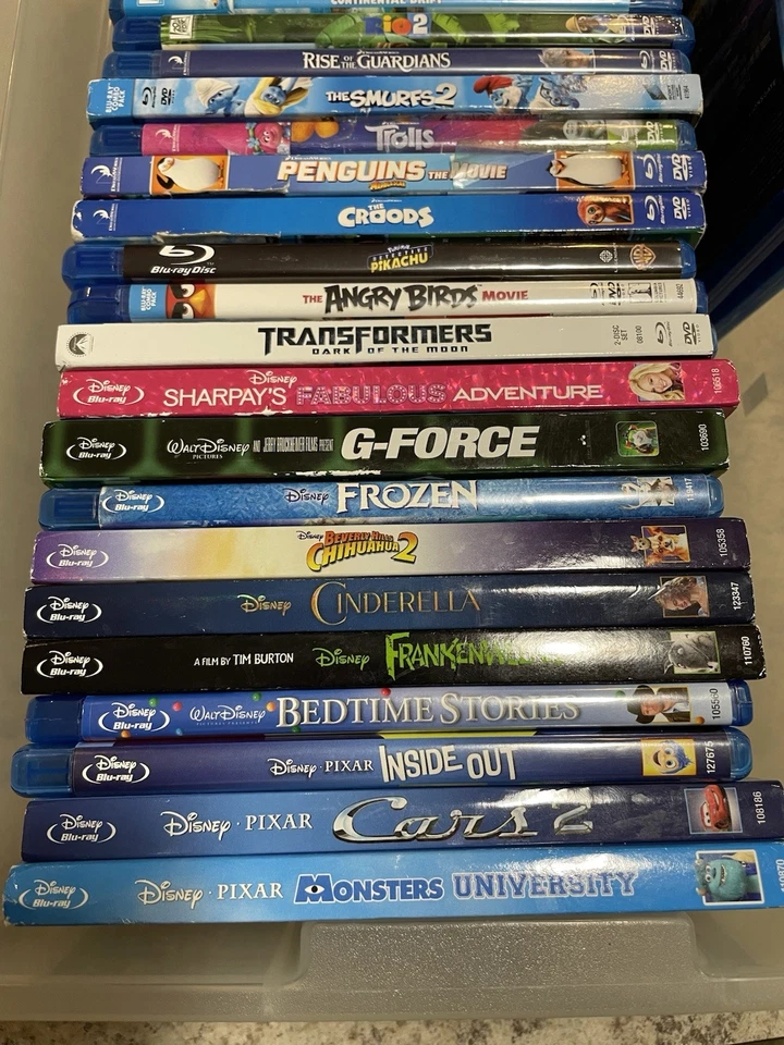 Lot of 30 Hit DISNEY WB Pixar  Children Blu-ray DVD Vg Condition Bonus Discs Foto 2 de 4