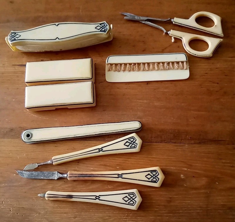 Vintage Bates Art Deco 1920s-30s French Ivory Celluloid Manicure Vanity Set