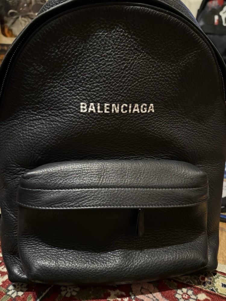 BALENCIAGA Backpack Everyday Logo Leather Black  552379