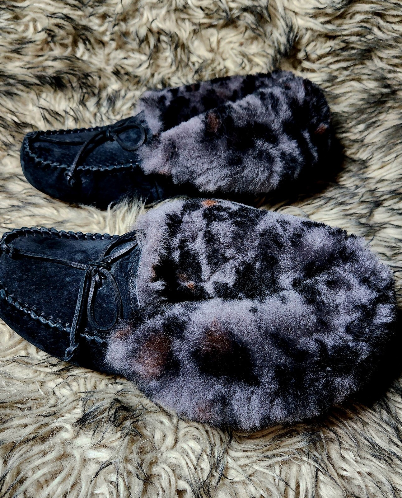 UGG Alena Slippers, Size 7 (RARE!) image 3
