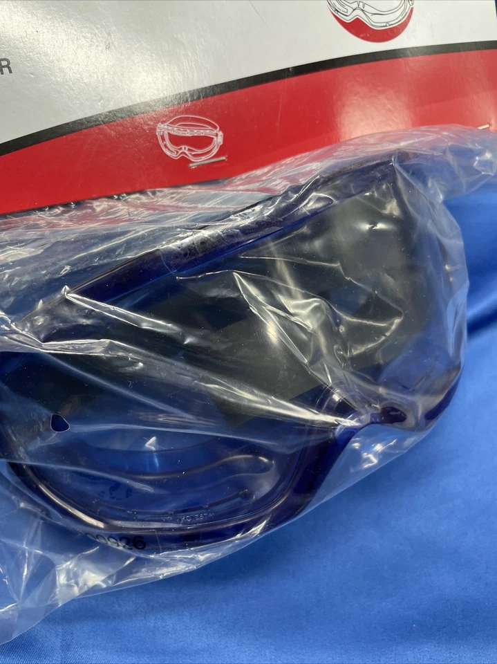 LOT of 4 Kimberly-Clark Jackson Monogoggle Blue V80 XTR Series Protective Goggle - Image 3 of 4