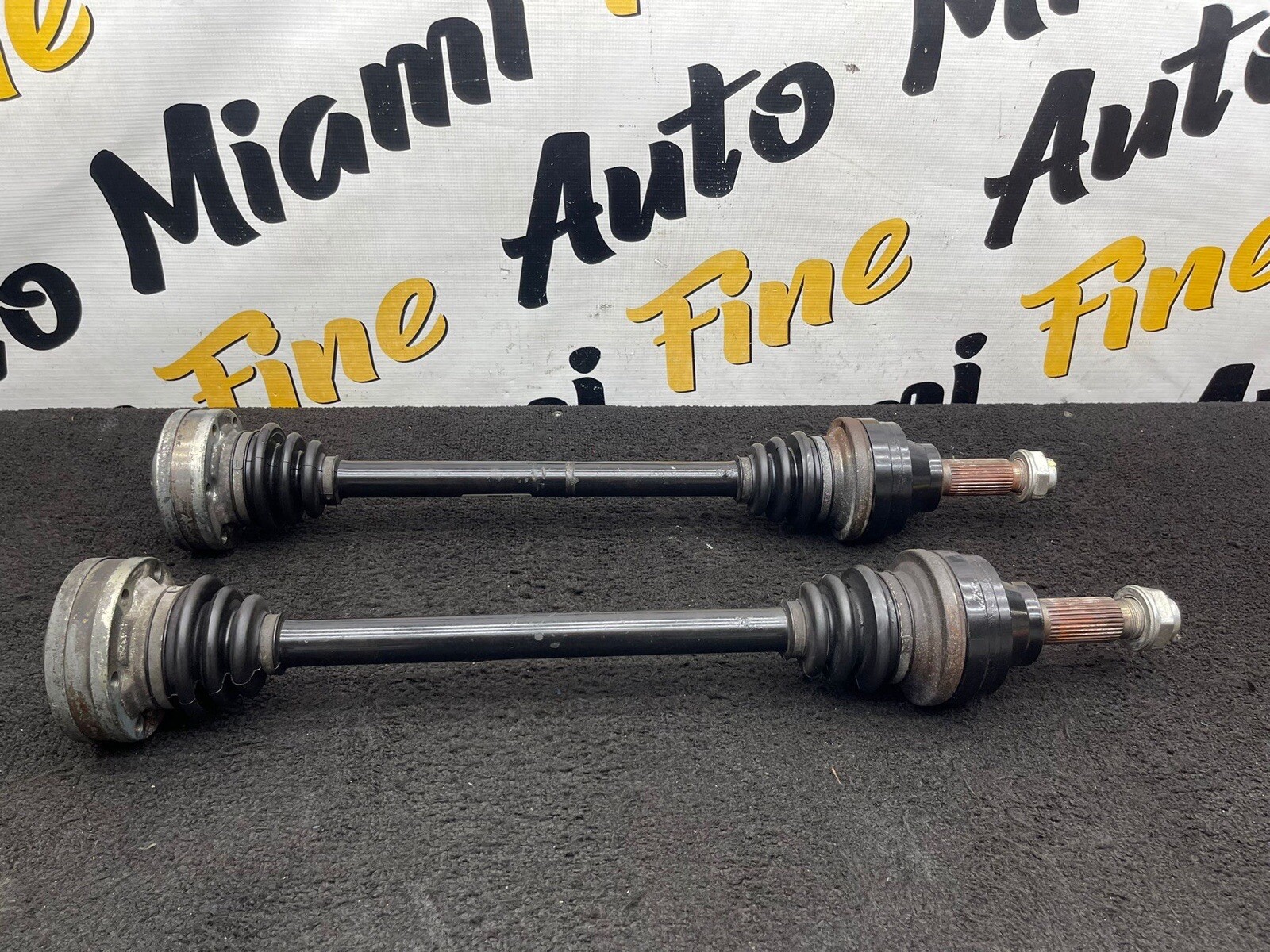 2008 Maserati GranTurismo Rear Axle Shaft Set 229748 OEM