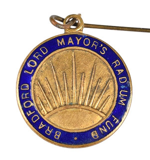 Vintage Old Bradford Lord Mayors Radium Fund Contributors Enamel Badge