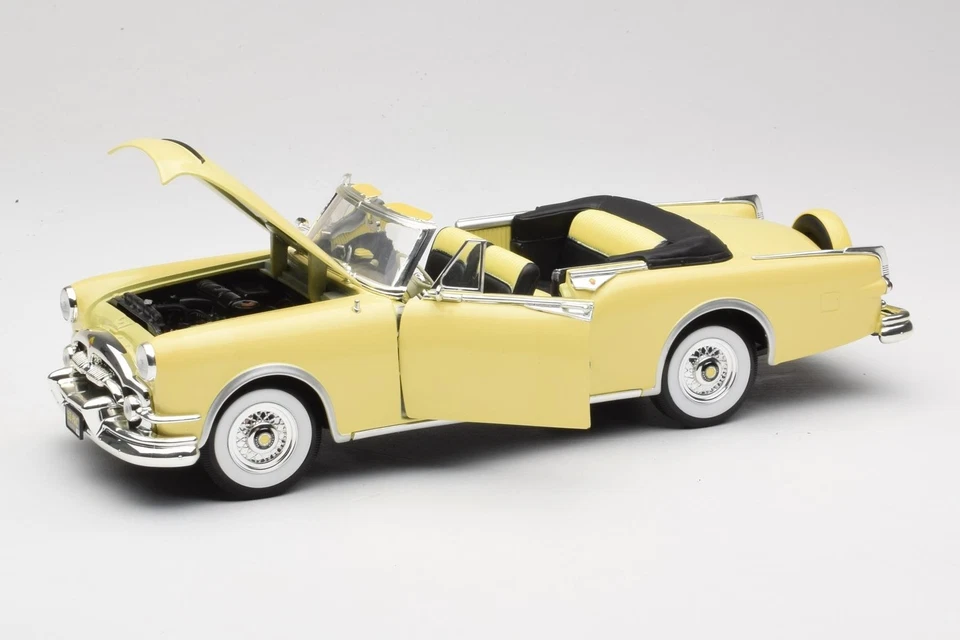 92798 Packard Caribbean Convertible Yellow Road Signature 1:18 - Immagine 2 di 4