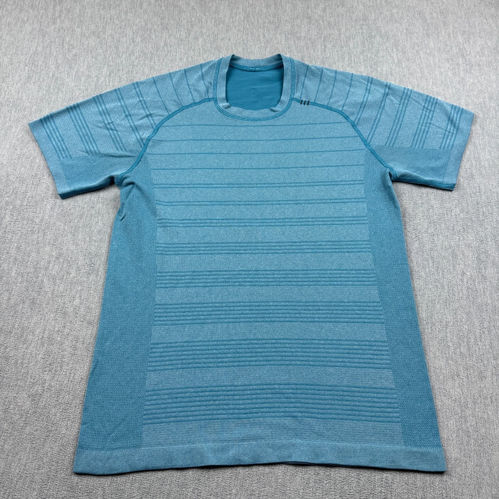 Lululemon Shirt Mens Small Blue Metal Vent Tech Stretch Performance Athletic
