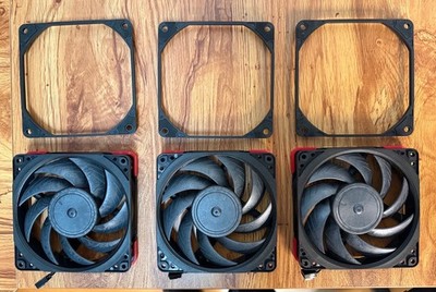 3x Noctua NF-A20 4-pin PWM Chromax.Black.Swap Premium Quiet Fan (120mm, Black)