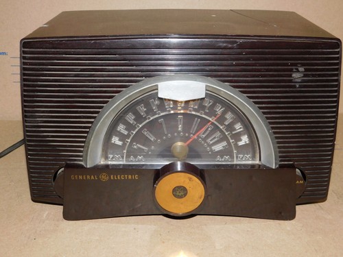 Vintage GE AM/FM Tube Radio Model 408 READ!