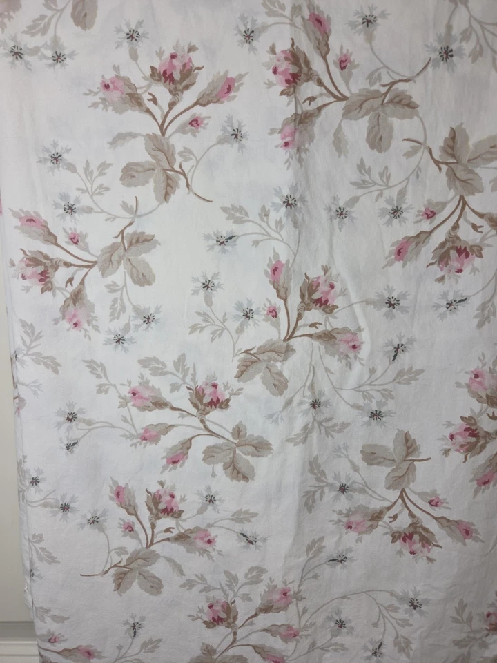 Juego de 2 cortinas de cenefa de sombra romana con globo Simply Shabby Chic rosas blancas Foto 2 de 4