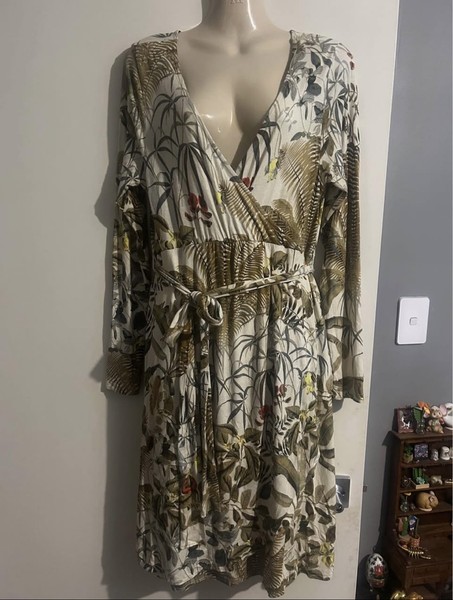 H&M MAMA Cream Leaf Print Wrap Midi Dress – Size M (12–14)