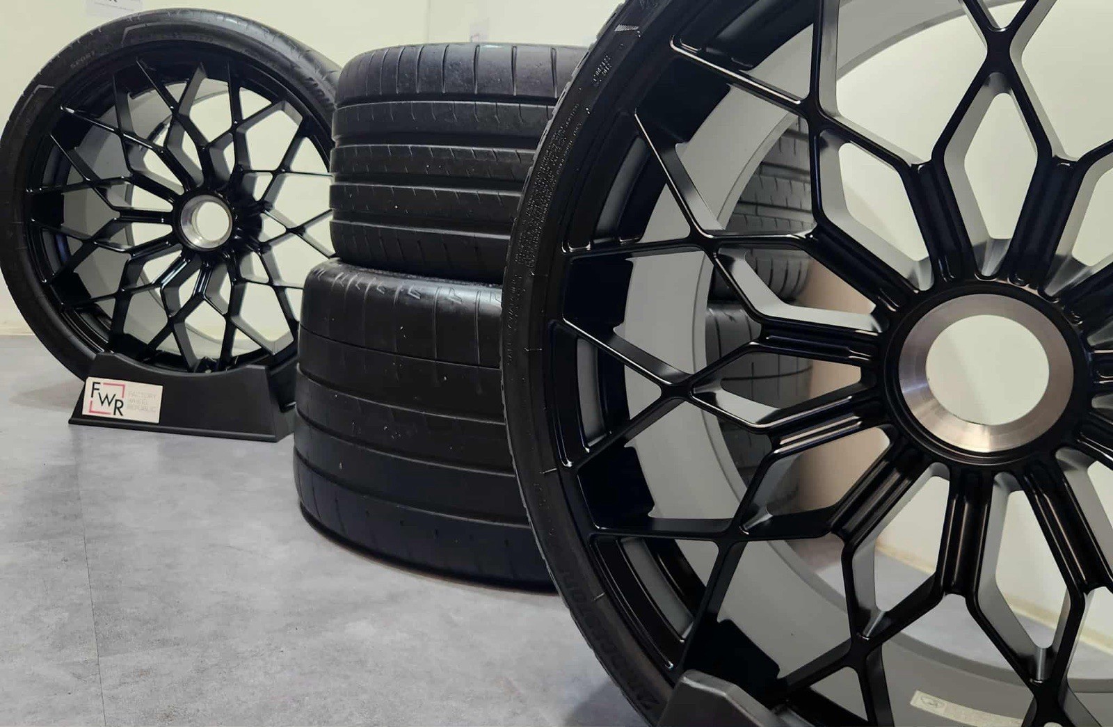 20" LAMBORGHINI HURACAN STO HEK FORGED WHEELS RIMS TIRES  4T3601017