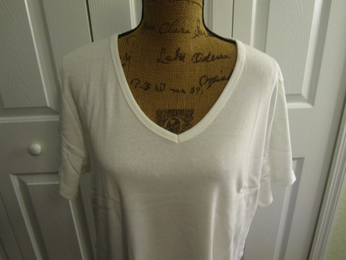 V456 Karen Scott Short-Sleeve V-Neck Top Women's Plus Size 1X, White, NWT - Picture 3 of 6