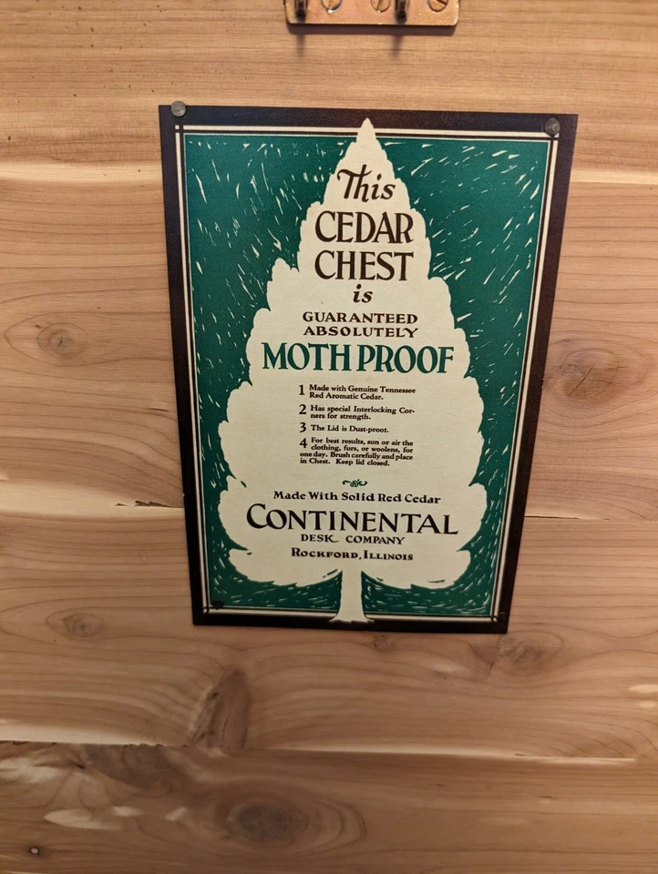 Continental Desk Company 实心雪松箱 * * 查看说明 * — 第 3/4 张图片