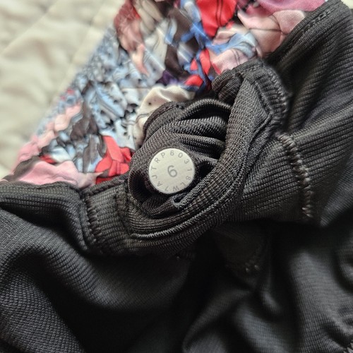 Lululemon Hotty Hot Short Größe 6 Blumenmuster Laufen gefüttert - Bild 5 von 15