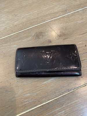 LOUIS VUITTON Dark Brown Monogram Vernis Leather 4 Hooks Key Case