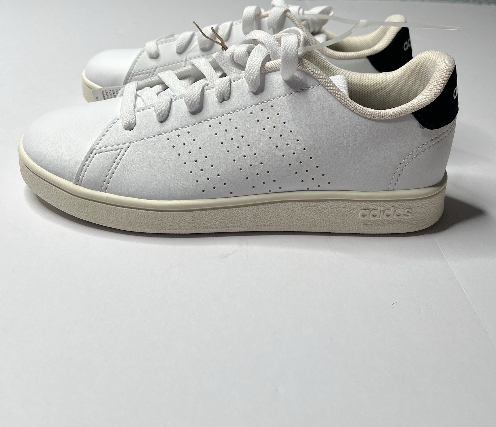 For Kids Size 4 Sneakers Gw6487 New