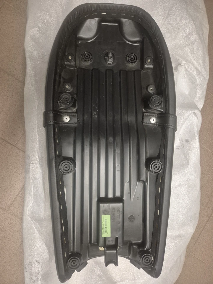 Sella Originale Moto Guzzi V7 Stone III 750 - Immagine 4 di 4