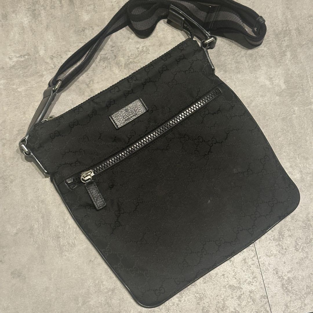 Authentic GUCCI GG Black Nylon Shoulder Bag F06262132