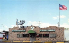 FL - 1980's Florida ROADSIDE Duffy's Tavern in Miami, FLA - Irish Pub - Shamrock
