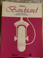 Lot: Organ Hammond R Series Owner's Playing Guide, Bandstand Easy Play Books