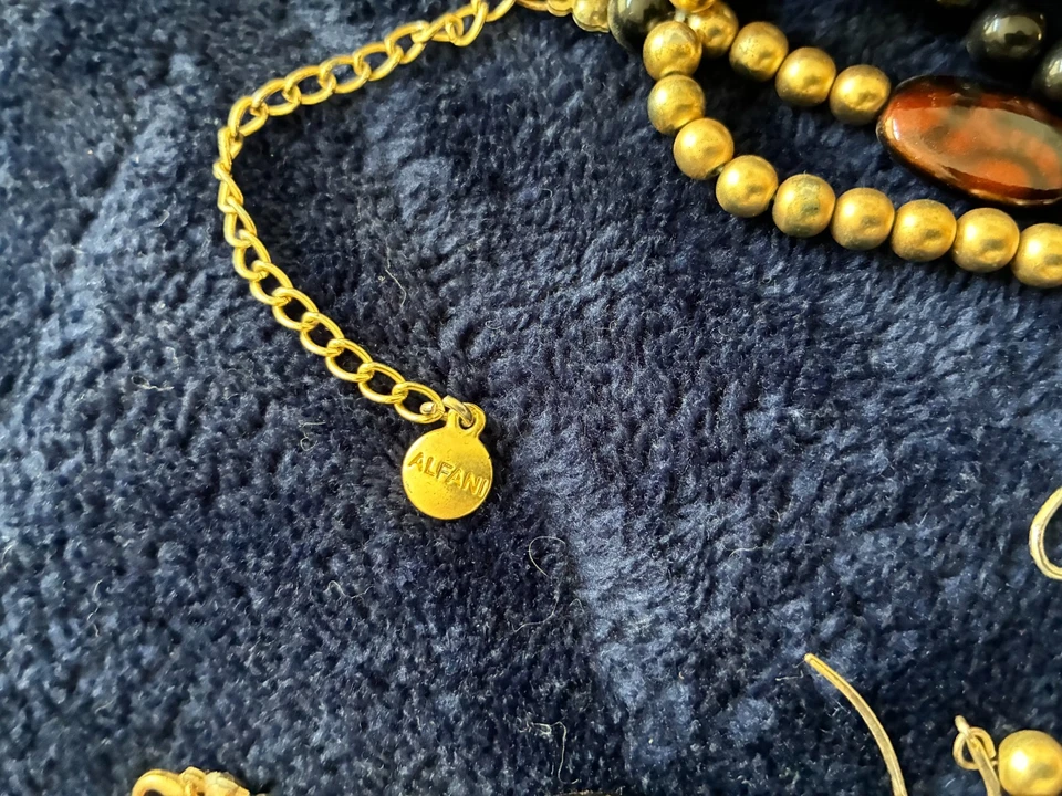 De colección. Juego de joyas colgantes y cuentas tono marrón Alfani Foto 4 de 4