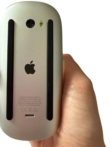Apple Magic Mouse lighting port - White model: A1657 - Picture 5 of 8