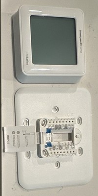 Honeywell Home T6 Pro Z-Wave 7-Day Thermostat 4'' Display Alexa TH6320ZW2003