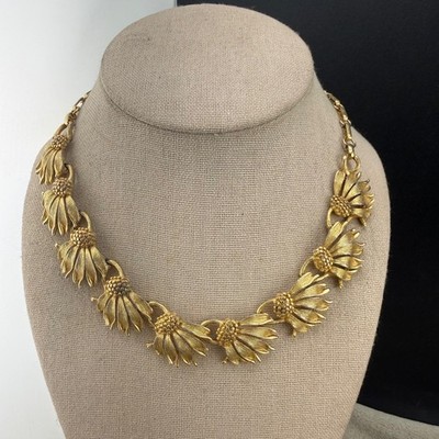 Vintage Lisner Necklace Gold Tone Sun Flower 16 
