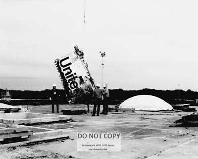 SPACE SHUTTLE CHALLENGER REMAINS STORED CAPE CANAVERAL 8X10 NASA PHOTO (CC-561)