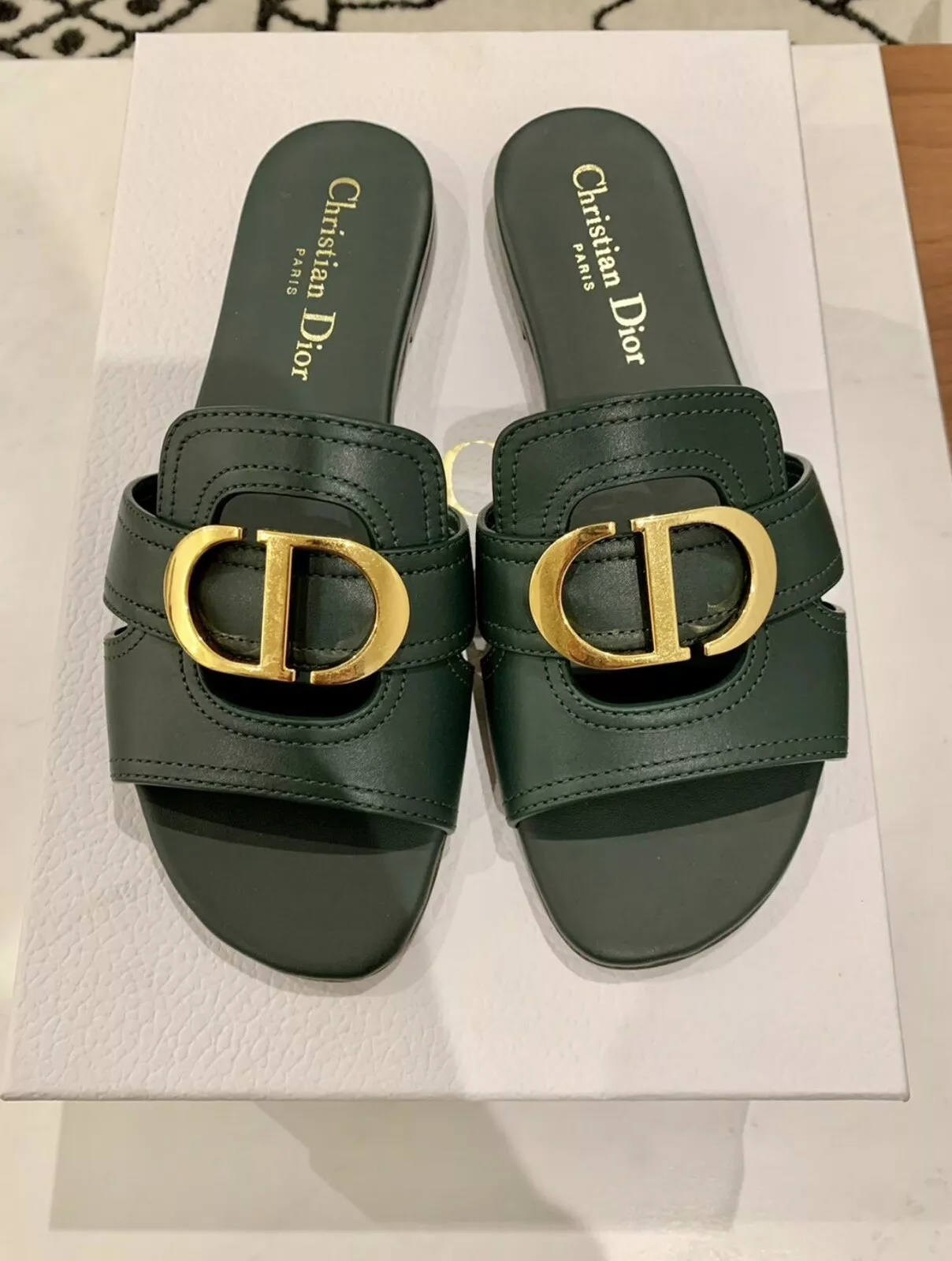 Dior 30 Montaigne Logo Dior 30 Mules Plates RARES Vert Peau Taille EU35 US4,5