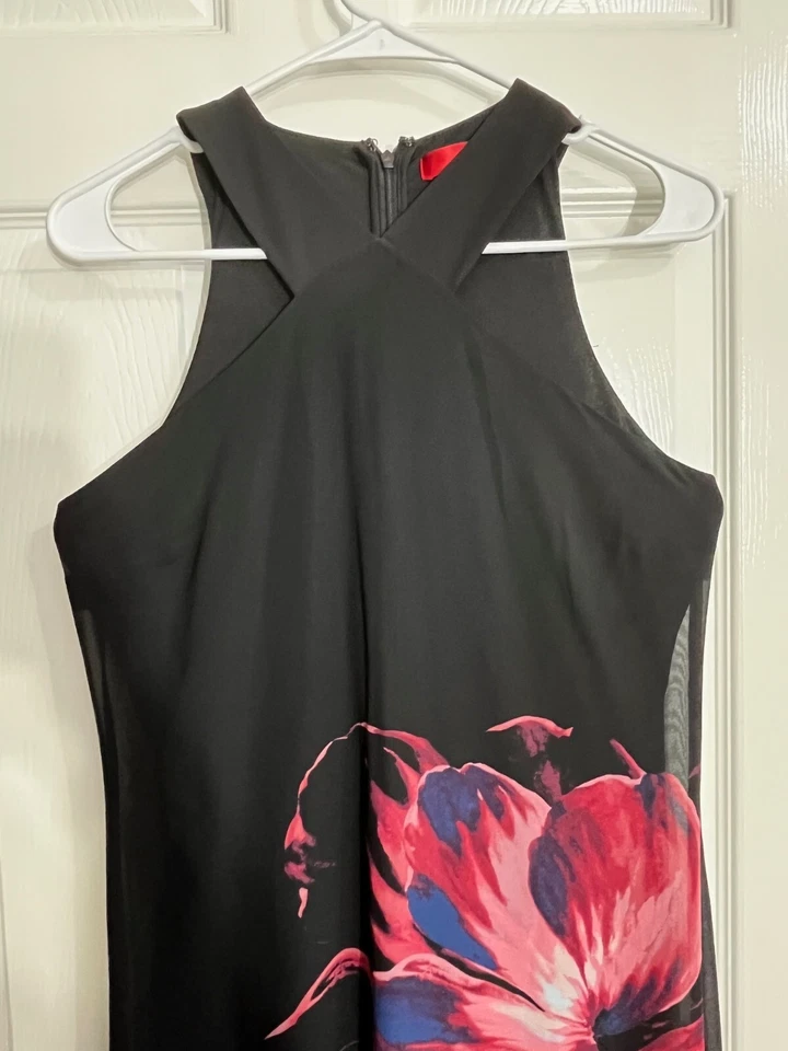 Vestido Halter Jennifer Lopez Negro Sin Mangas con Estampado Floral Vibrante, XS-S Foto 4 de 4