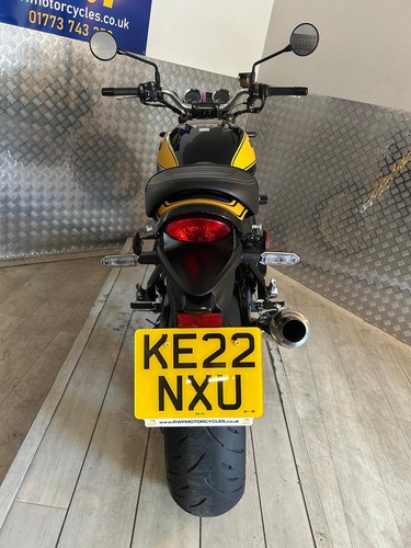 KAWASAKI Z900 RS SE, 2022, ONLY 2723 MILES & 1 OWNER, YOSHIMURA EXHAUST!! - Picture 8 of 12