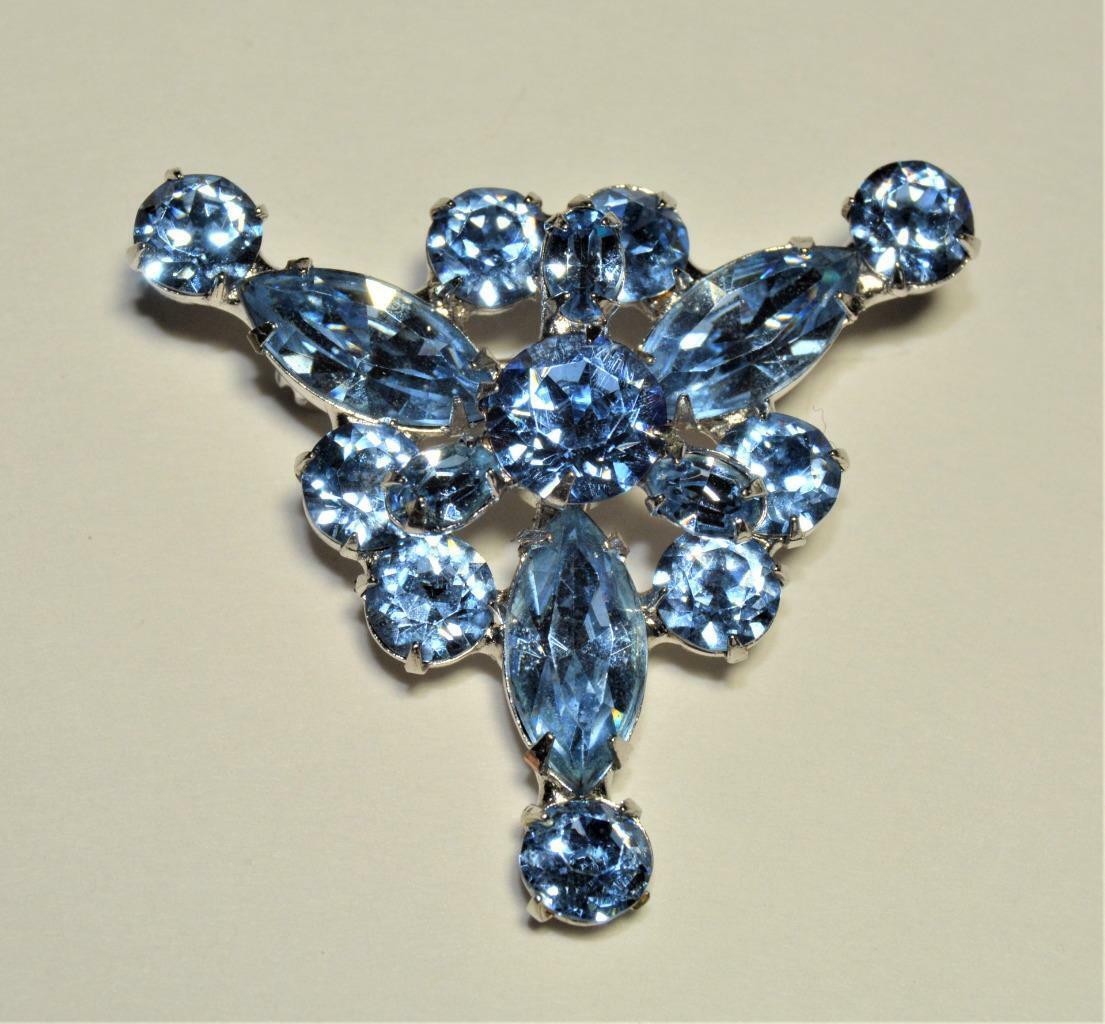 Vintage Signé Kramer Ton Argenté Bleu Faux-Diamants Triangel Forme Broche