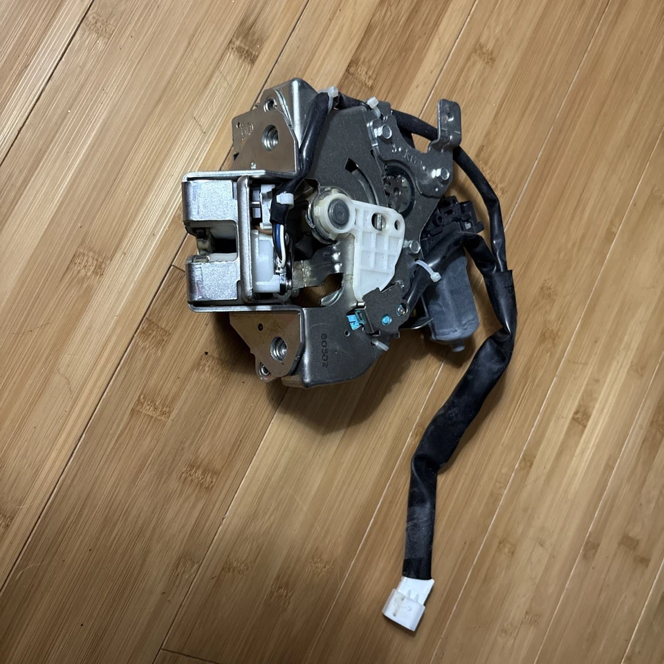 Cerradura de puerta Honda Pilot 2016-2018 con potencia usada en buen estado Foto 4 de 4