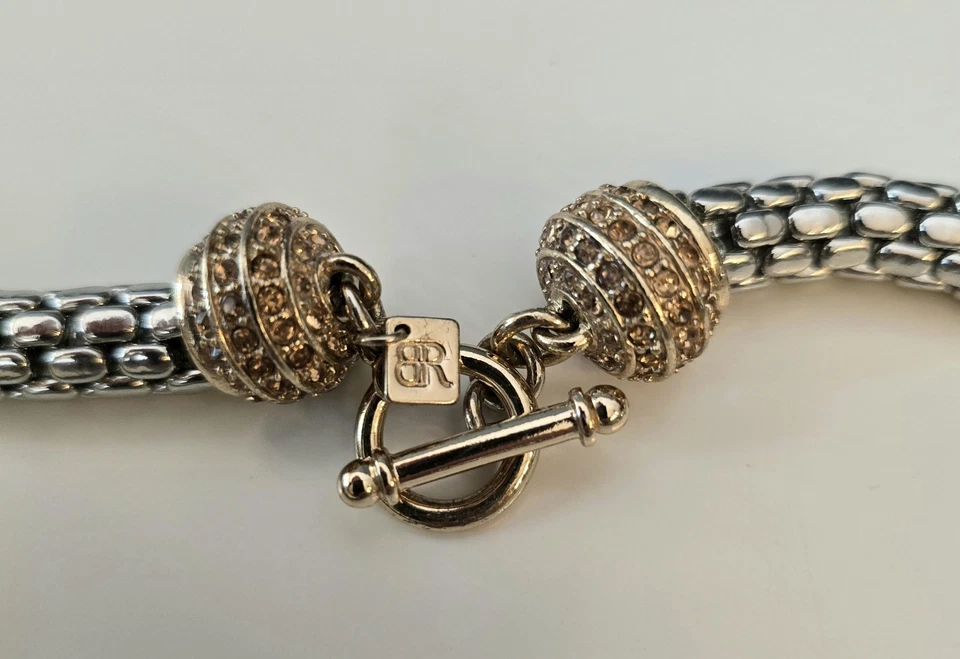 Collar de malla Banana Republic tono plata oro y pedrería 17" cierre de palanca Foto 3 de 4