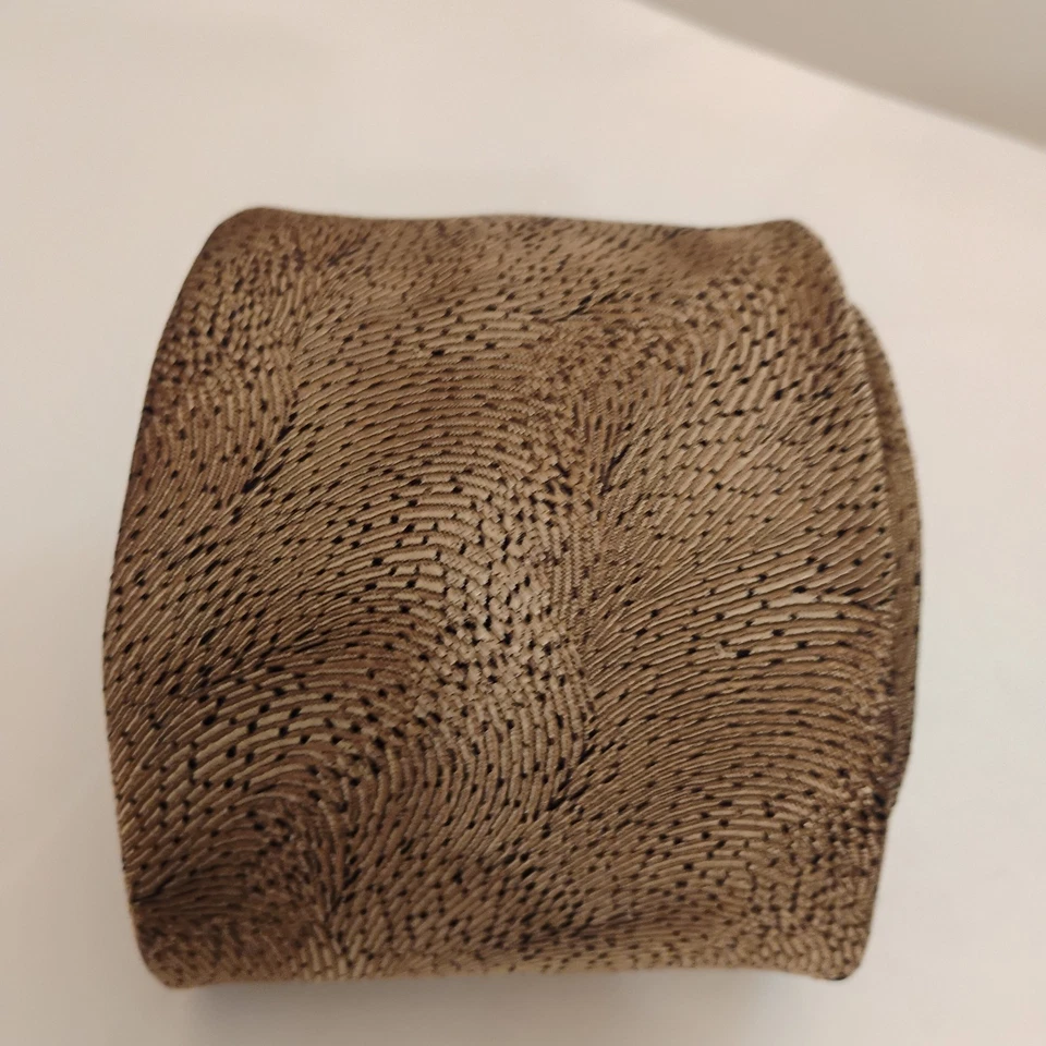 Corbata de seda para hombre Dormeuil textura abstracta hecha a mano en Francia nueva exhibición de colección Foto 2 de 4