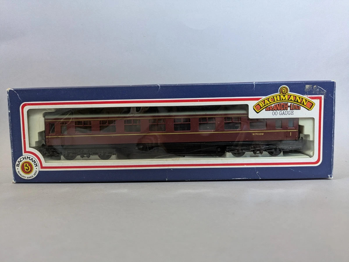 Bachmann OO British Railways Mark 1 Model Railway Coaches for sale