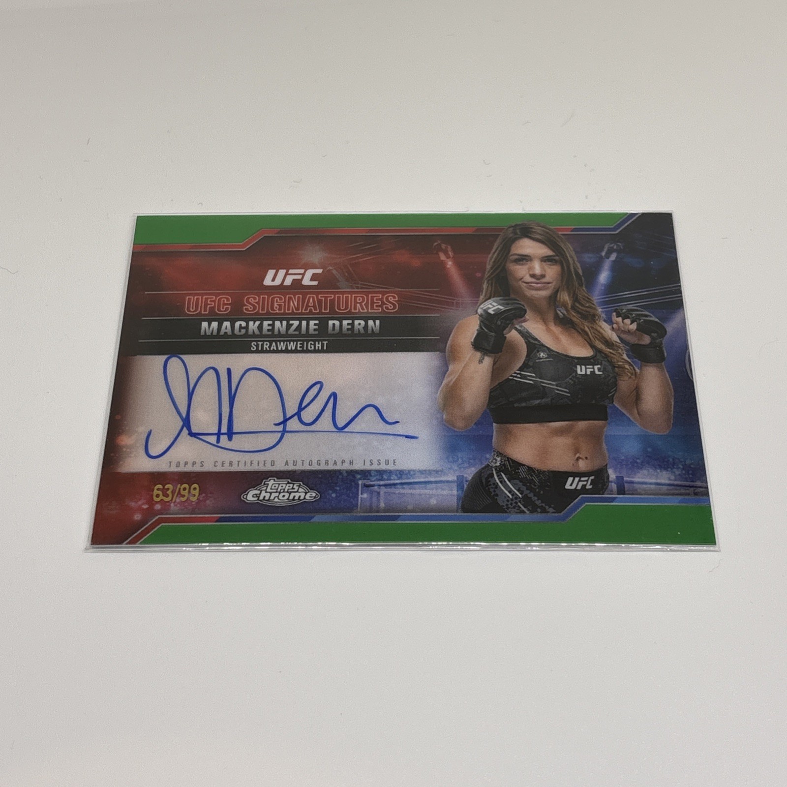2025 Topps Chrome UFC - UFC Signatures Mackenzie Dern Green Refractor /99