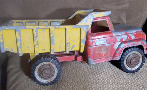 Hubley Dump Truck Vintage USA 1960'S Ready to paint restore Solid 11 inches long - Picture 4 of 14