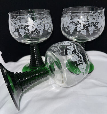 Vintage Luminarc Green Stem Rib Beehive Gold Grapevine Wine Glasses Lot Of (3)