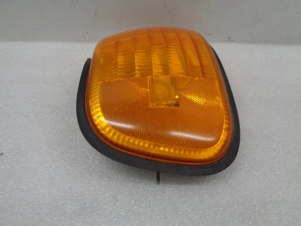 Оригинальный правый угловой/парковочный фонарь указатель поворота для фургона Dodge Ram 1500 1998-2003 годов выпуска AK2411240 - Изображение 4 из 4