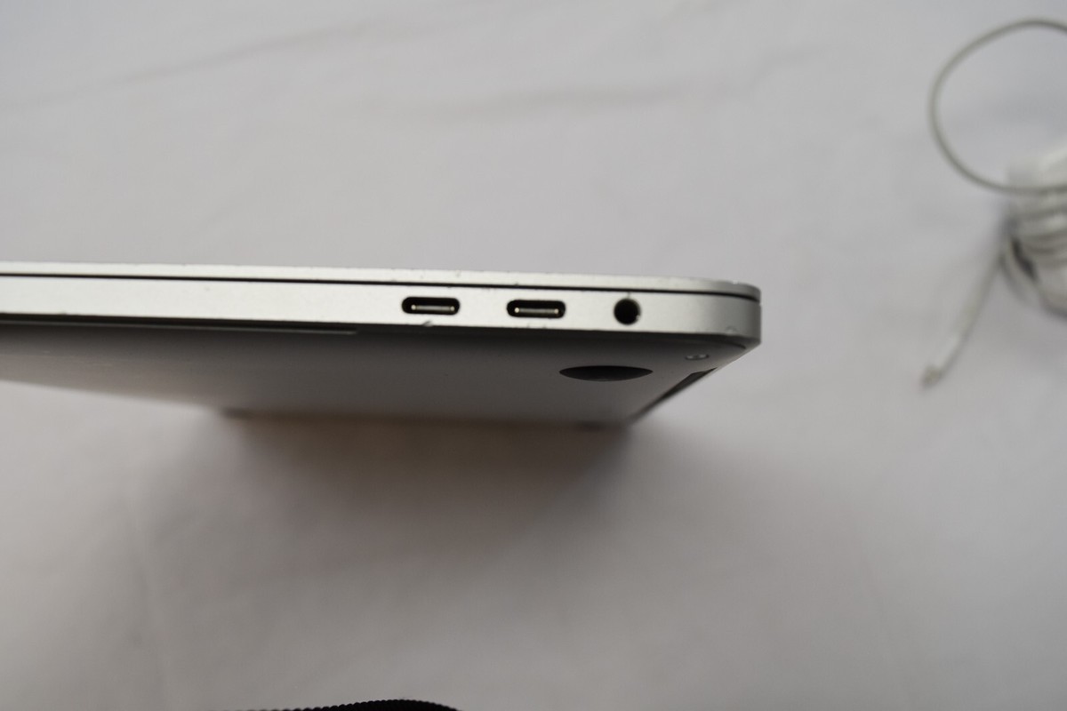 2019 MacBook Pro 13 in 2.4GHz i5 8GB 256 SSD with Extras | eBay